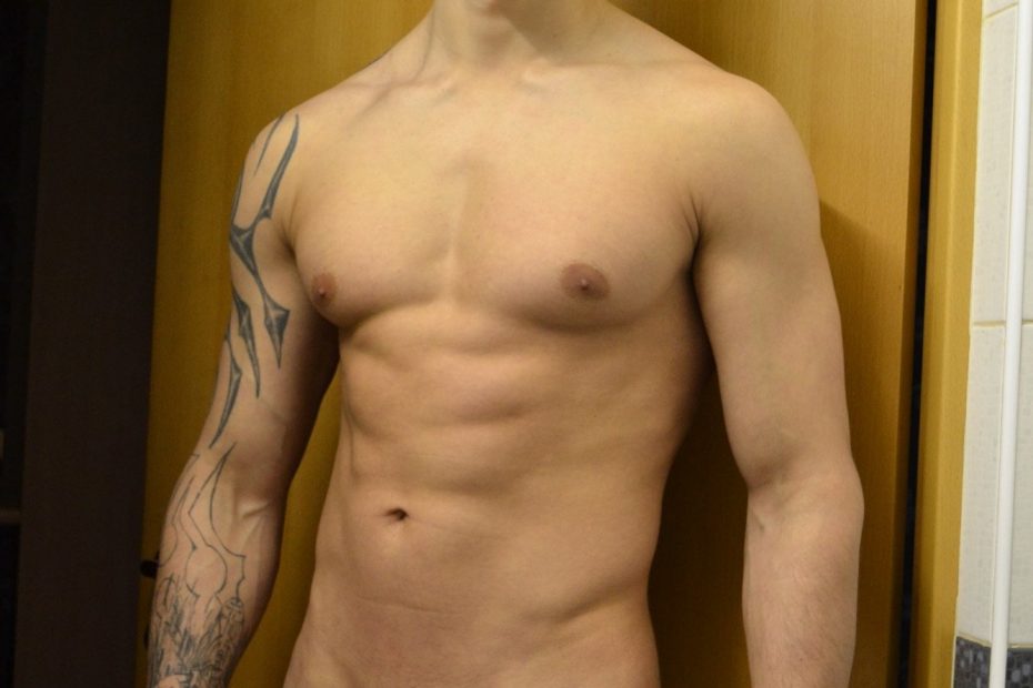 Cute nude muscle boy