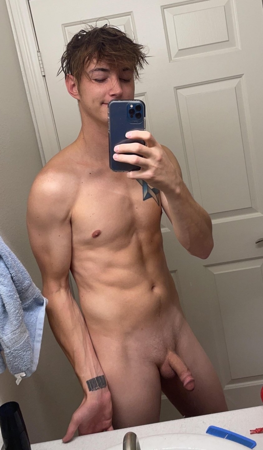 Cute nude selfie twink