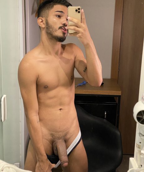 Hottie with a huge dick