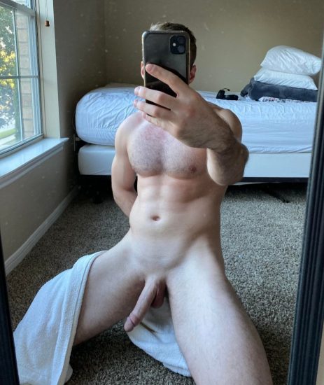 Muscular chest and big dick