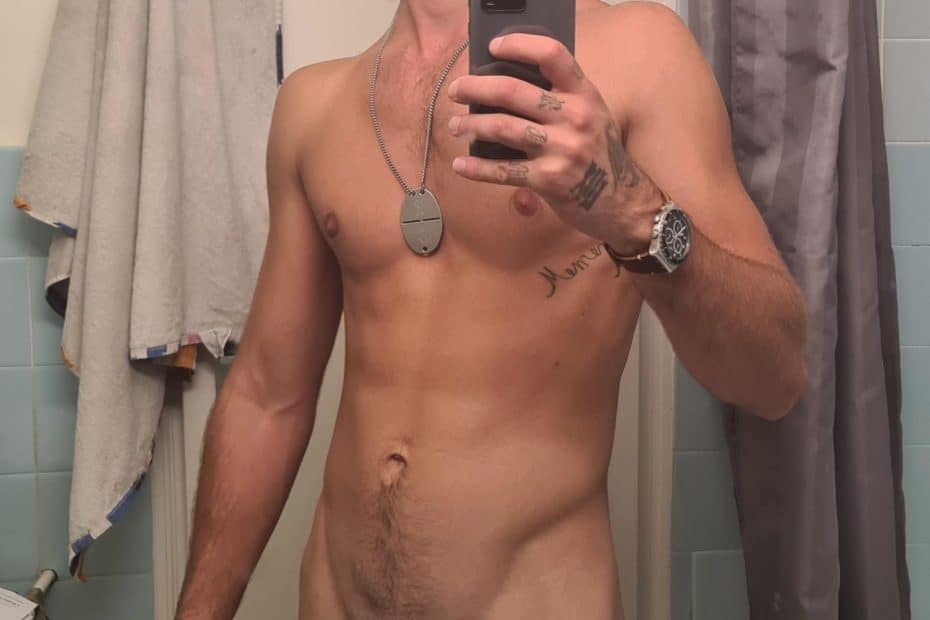 Nude guy with a huge cock