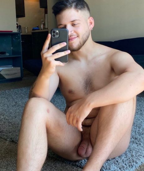 Nude handsome selfie guy