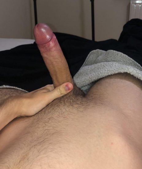Trimmed pubes on this cock