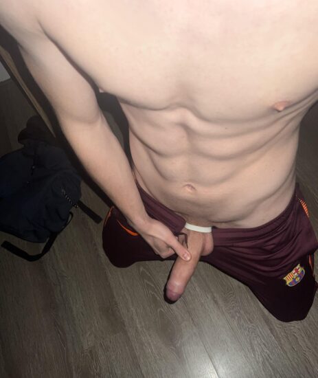 Twink takes a dick picture